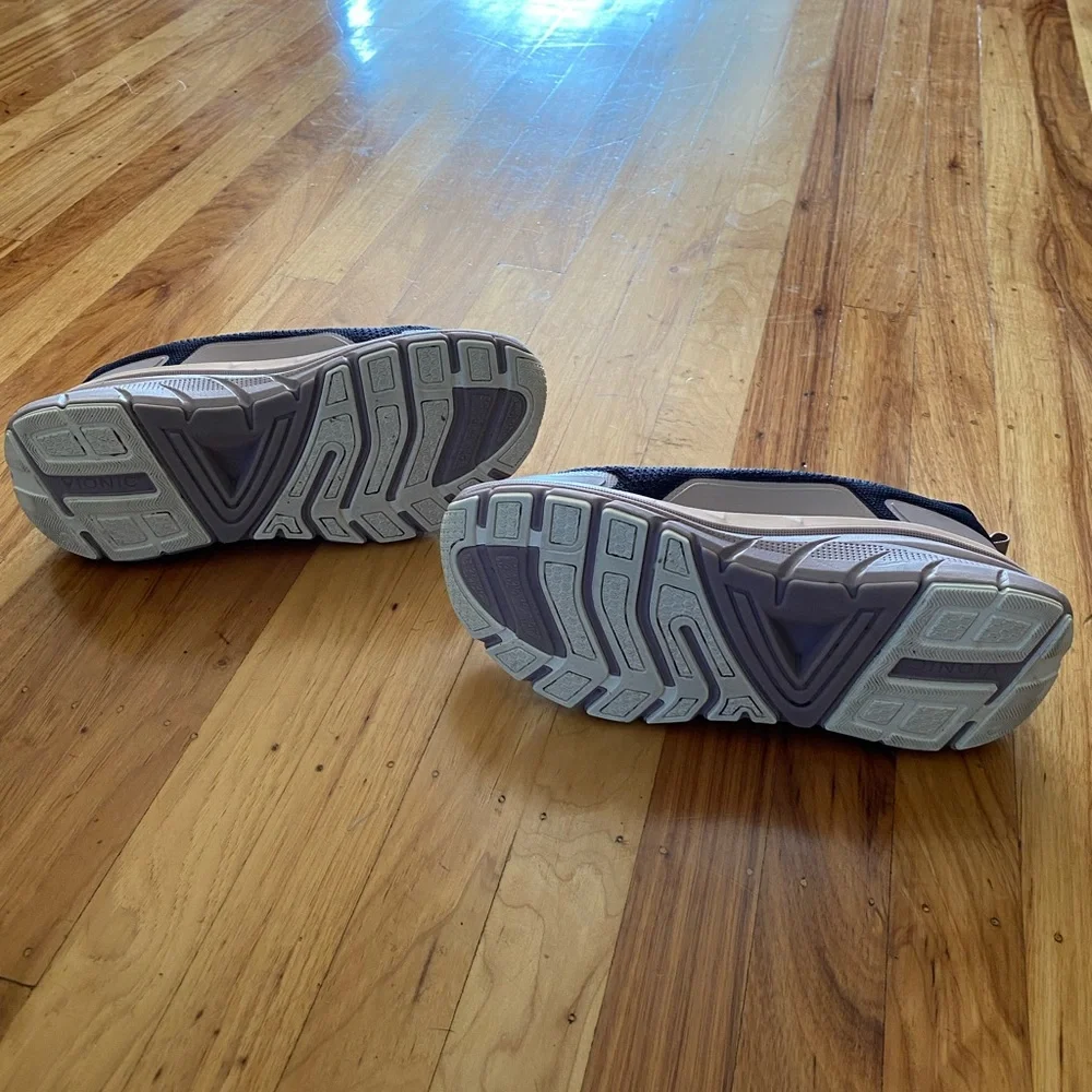 Vionic Walk Max, Magnolia Dusk Gray, size 8, like new - Picture 5 of 8